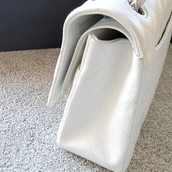 CHANEL Classic Flap Jumbo White Caviar - Picture 4 of 12